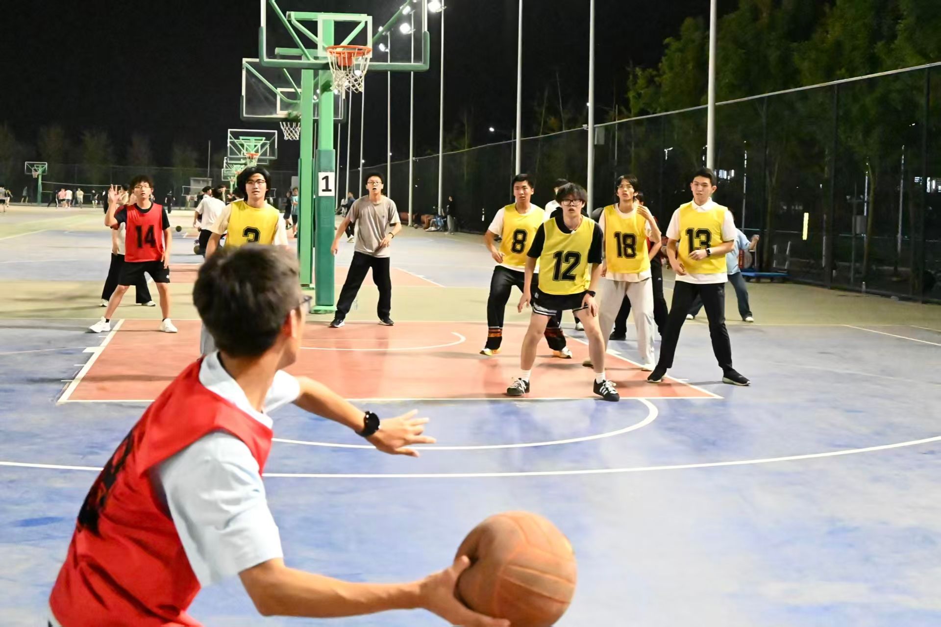 掷球交锋展风采 团结协作聚同心——2026年中央民族大学“石榴籽杯”躲避球比赛圆满落幕